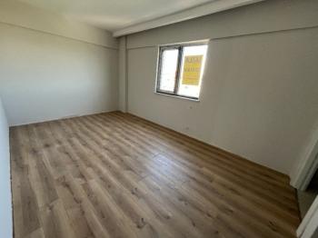 KAHVECİOĞLU EMLAK'DAN YEŞİLYURT MAH SATILIK DAİRE 4+1