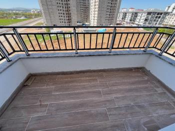 KAHVECİOĞLU EMLAK'DAN YEŞİLYURT MAH SATILIK DAİRE 4+1