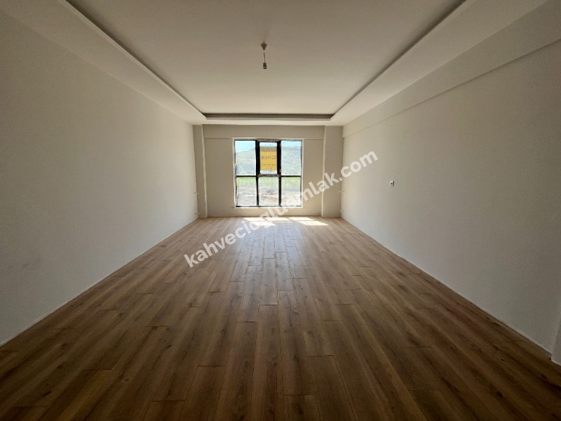 KAHVECİOĞLU EMLAK'DAN YEŞİLYURT MAH SATILIK DAİRE 4+1