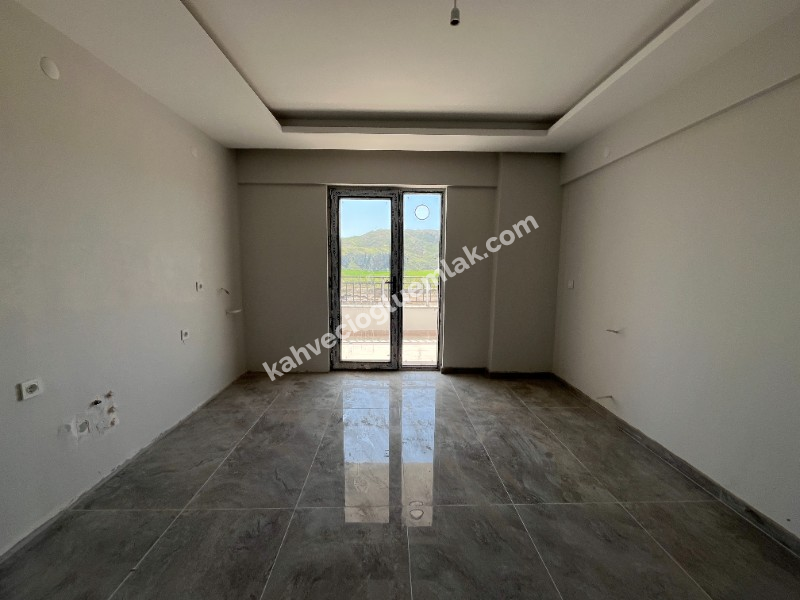 KAHVECİOĞLU EMLAK'DAN YEŞİLYURT MAH SATILIK DAİRE 4+1