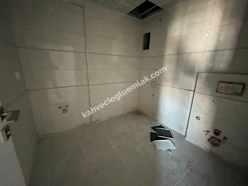 KAHVECİOĞLU EMLAK'DAN YEŞİLYURT MAH SATILIK DAİRE 4+1
