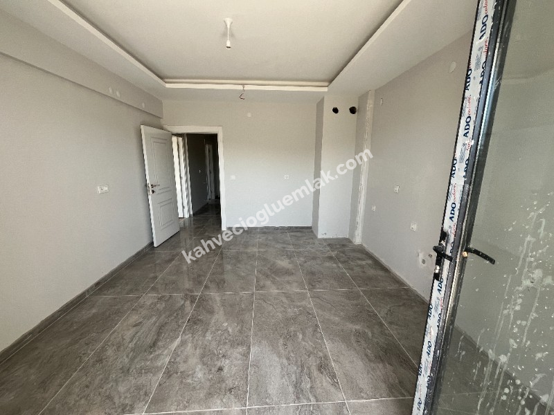 KAHVECİOĞLU EMLAK'DAN YEŞİLYURT MAH SATILIK DAİRE 4+1