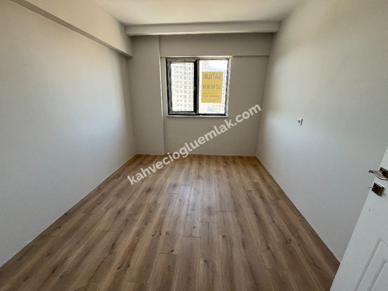 KAHVECİOĞLU EMLAK'DAN YEŞİLYURT MAH SATILIK DAİRE 4+1