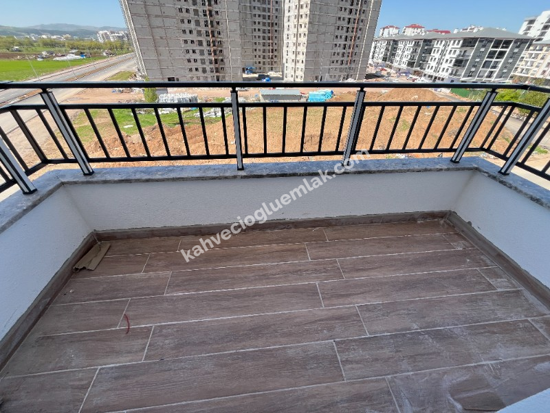 KAHVECİOĞLU EMLAK'DAN YEŞİLYURT MAH SATILIK DAİRE 4+1