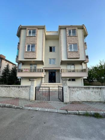 AFYON ÜÇOK EMLAKTAN KANLICA MAH SATILIK 2+1 BAKIMLI TEMİZ DAİRE