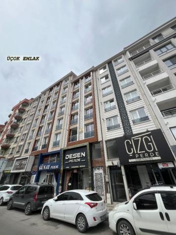 AFYON ÜÇOK EMLAKTAN KURTULUŞ CAD ÜZERİ KİRALIK EŞYALI LÜX DAİRE
