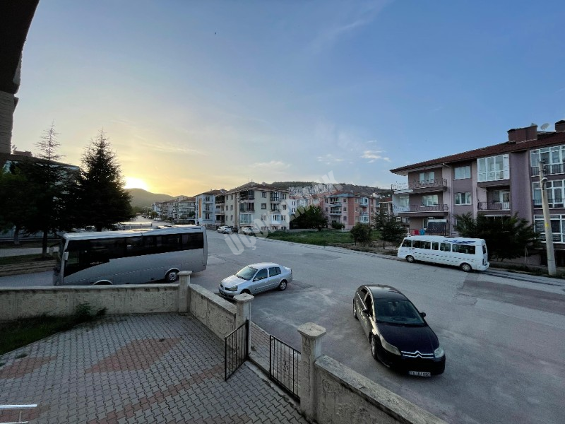 AFYON ÜÇOK EMLAKTAN KANLICA MAH SATILIK 2+1 BAKIMLI TEMİZ DAİRE