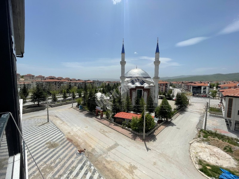 AFYON ÜÇOK EMLAKTAN KANLICA MAH SATILIK SIFIR GÜNEY CEPHE LÜX DAİRE