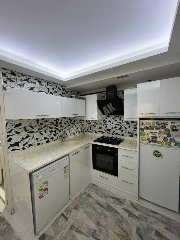 AFYON ÜÇOK EMLAKTAN KURTULUŞ CAD ÜZERİ KİRALIK EŞYALI LÜX DAİRE
