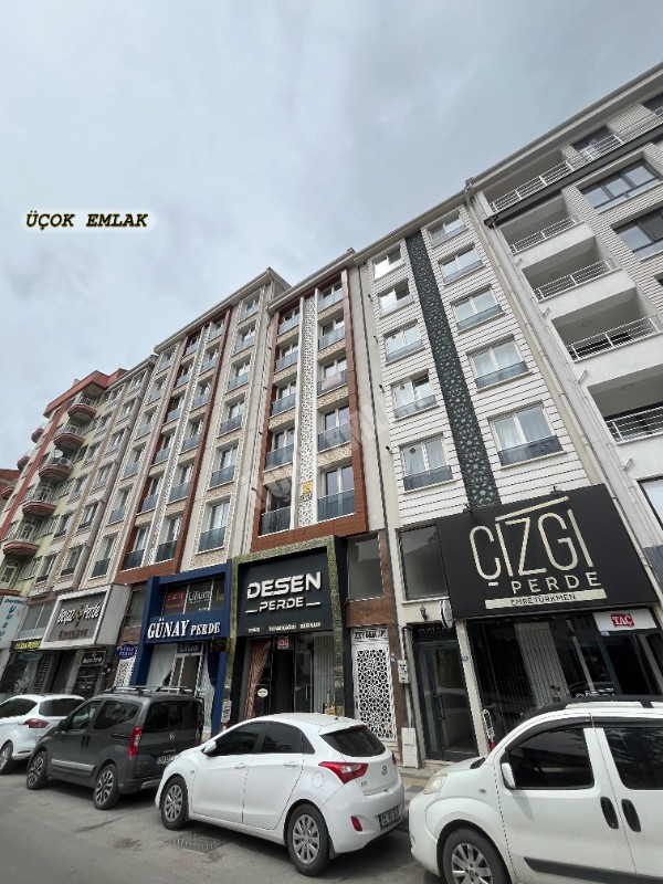 AFYON ÜÇOK EMLAKTAN KURTULUŞ CAD ÜZERİ KİRALIK EŞYALI LÜX DAİRE