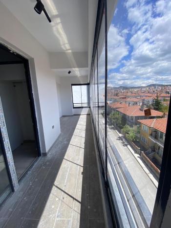 GÜVENAY - ÇORUM CENGİZTOPEL CAD. ÜZERİ SATILIK 3+1 DAİRE