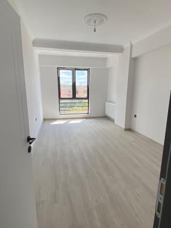 GÜVENAY - ÇORUM CENGİZTOPEL CAD. ÜZERİ SATILIK 3+1 DAİRE