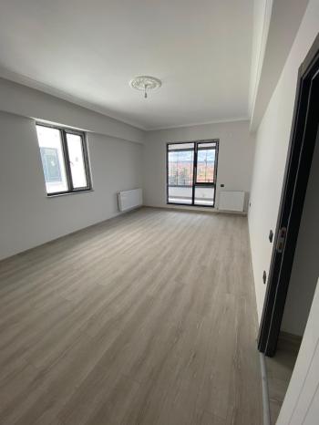 GÜVENAY - ÇORUM CENGİZTOPEL CAD. ÜZERİ SATILIK 3+1 DAİRE