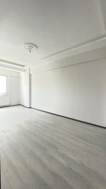 Güvenay - Çorum Cengiz Topel Caddesi Üzeri Satılık 3+1 Daire 