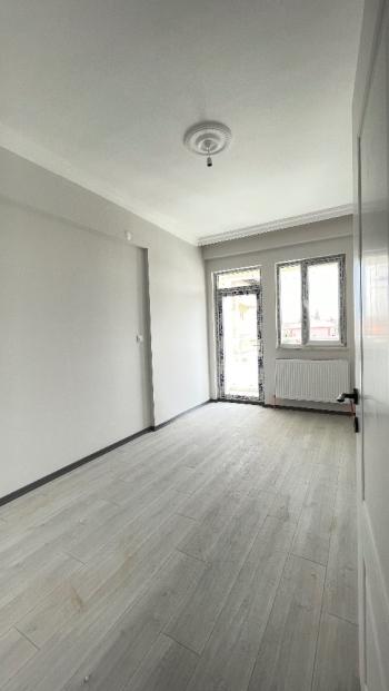 Güvenay - Çorum Cengiz Topel Caddesi Üzeri Satılık 3+1 Daire 