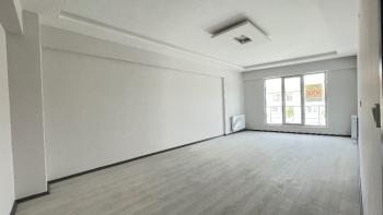 Güvenay - Çorum Cengiz Topel Caddesi Üzeri Satılık 3+1 Daire 
