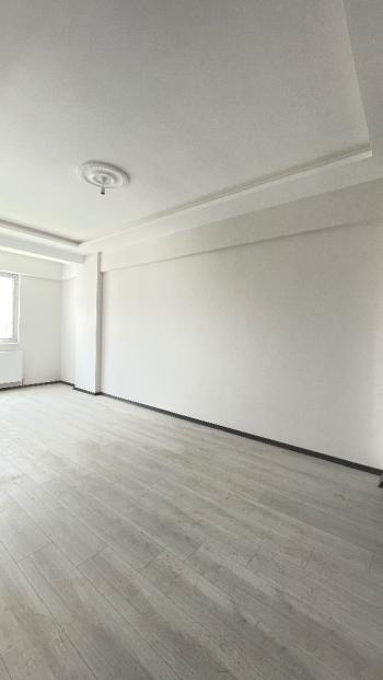 Güvenay - Çorum Cengiz Topel Caddesi Üzeri Satılık 3+1 Daire 