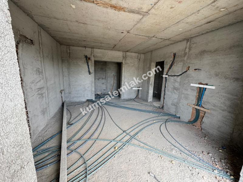 MAĞUSA BÖLGESİNDE MERKEZİ KONUMDA SATILIK YENİ SIFIR 2+1 DAİRE
