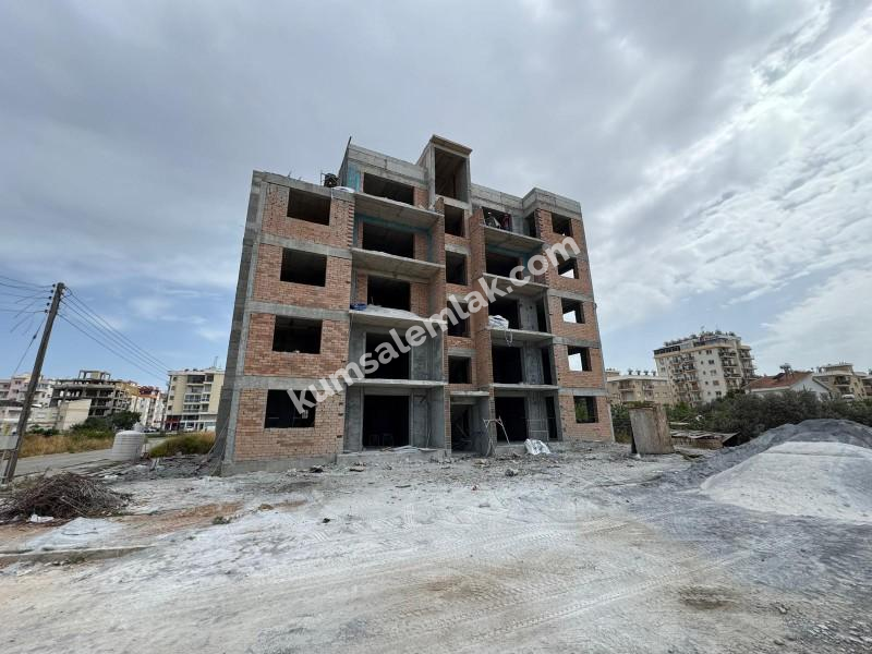 MAĞUSA BÖLGESİNDE MERKEZİ KONUMDA SATILIK YENİ SIFIR 2+1 DAİRE