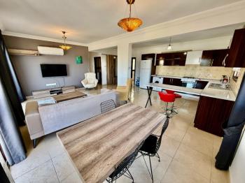 Girne Merkezde Full Eşyalı Deniz Manzaralı 2+1 Kiralık Daireler 
