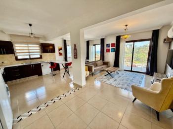 Girne Merkezde Full Eşyalı Deniz Manzaralı 2+1 Kiralık Daireler 