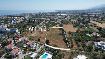 Kıbrıs Girne Alsancak Bölgesinde Önü Kesilmeyen Dağ ve Deniz Manzaralı  Satılık 4600 m2 Arazi