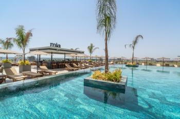 KKTC, İskele'de Muhteşem 5 Yıldızlı Otel ve Casino içerisinde, C Blok'ta 28 Kat, Önü kapanmaz Deniz Manzaralı, Masrafsız, Satılık 2+1 Daire.