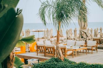 KKTC, İskele'de Muhteşem 5 Yıldızlı Otel ve Casino içerisinde, C Blok'ta 28 Kat, Önü kapanmaz Deniz Manzaralı, Masrafsız, Satılık 2+1 Daire.