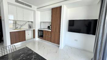 KKTC, İskele'de Muhteşem 5 Yıldızlı Otel ve Casino içerisinde, B Blok'ta 12 Kat, Büyük Balkonlu, Masrafsız, Satılık 1+1 Daire.