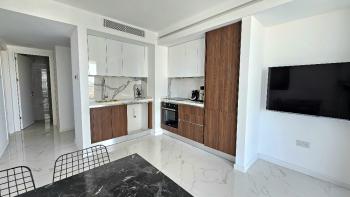 KKTC, İskele'de Muhteşem 5 Yıldızlı Otel ve Casino içerisinde, B Blok'ta 12 Kat, Büyük Balkonlu, Masrafsız, Satılık 1+1 Daire.