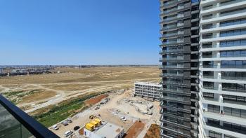 KKTC, İskele'de Muhteşem 5 Yıldızlı Otel ve Casino içerisinde, B Blok'ta 12 Kat, Büyük Balkonlu, Masrafsız, Satılık 1+1 Daire.