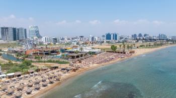 KKTC, İskele'de Muhteşem 5 Yıldızlı Otel ve Casino içerisinde, B Blok'ta 12 Kat, Büyük Balkonlu, Masrafsız, Satılık 1+1 Daire.