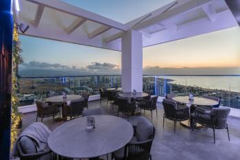 KKTC, İskele'de Muhteşem 5 Yıldızlı Otel ve Casino içerisinde, B Blok'ta 12 Kat, Büyük Balkonlu, Masrafsız, Satılık 1+1 Daire.