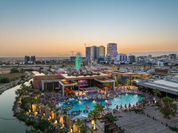 KKTC, İskele'de Muhteşem 5 Yıldızlı Otel ve Casino içerisinde, A Blok'ta 23 Kat, Önü kapanmaz Deniz Manzaralı, Masrafsız, Satılık 2+1 Daire.