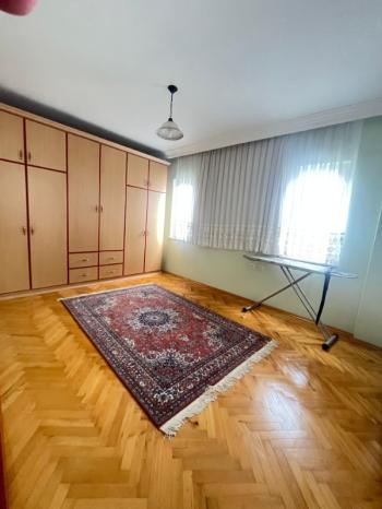EMLAK HABERCİSİ' NDEN MUDANYA GÜZELYALI YALI MAH'DE SAHİLE 100 METRE DENİZ GÖRÜR 4.KAT 130 m2 ARA KAT 3+1 DAİRE