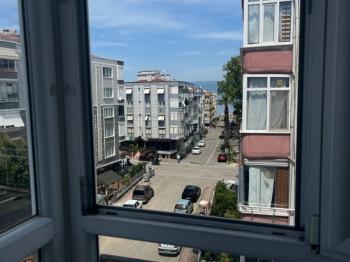 EMLAK HABERCİSİ' NDEN MUDANYA GÜZELYALI YALI MAH'DE SAHİLE 100 METRE DENİZ GÖRÜR 4.KAT 130 m2 ARA KAT 3+1 DAİRE