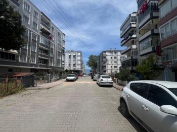 EMLAK HABERCİSİ' NDEN MUDANYA GÜZELYALI YALI MAH'DE SAHİLE 100 METRE DENİZ GÖRÜR 4.KAT 130 m2 ARA KAT 3+1 DAİRE