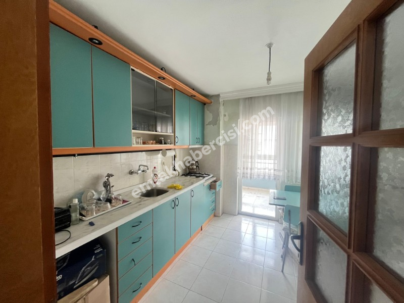 EMLAK HABERCİSİ' NDEN MUDANYA GÜZELYALI YALI MAH'DE SAHİLE 100 METRE DENİZ GÖRÜR 4.KAT 130 m2 ARA KAT 3+1 DAİRE