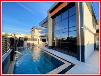 Didim Altınkumda Satılık 4+1 Eşyalı Villa