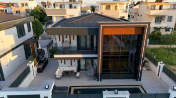 Didim Altınkumda Satılık 4+1 Eşyalı Villa