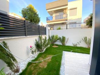 Didim Altınkumda Satılık 4+1 Eşyalı Villa