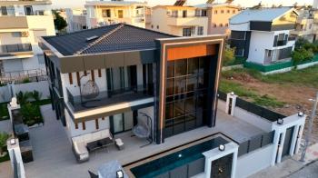 Didim Altınkumda Satılık 4+1 Eşyalı Villa