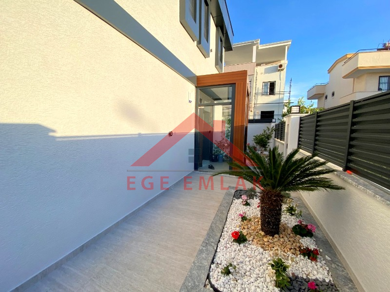 Didim Altınkumda Satılık 4+1 Eşyalı Villa