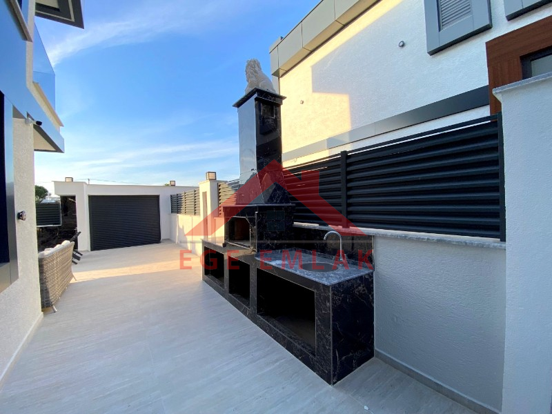 Didim Altınkumda Satılık 4+1 Eşyalı Villa