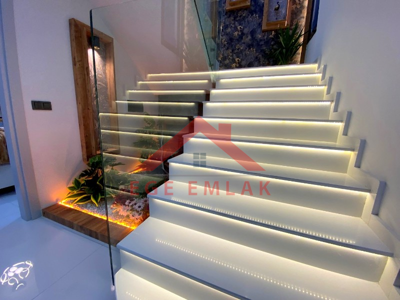 Didim Altınkumda Satılık 4+1 Eşyalı Villa