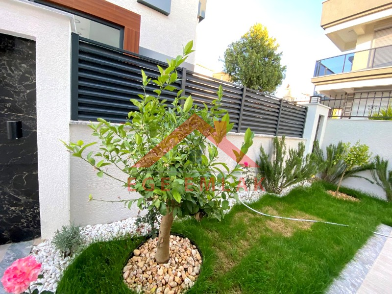 Didim Altınkumda Satılık 4+1 Eşyalı Villa