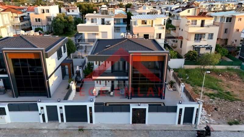Didim Altınkumda Satılık 4+1 Eşyalı Villa
