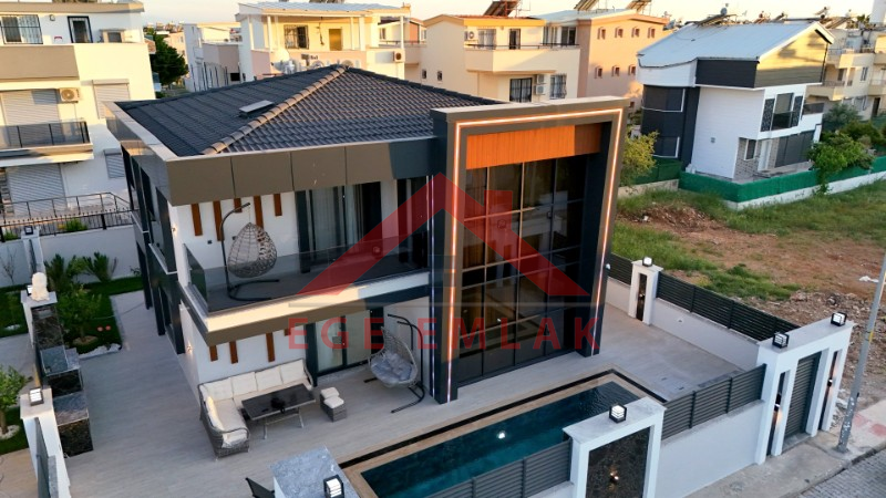 Didim Altınkumda Satılık 4+1 Eşyalı Villa