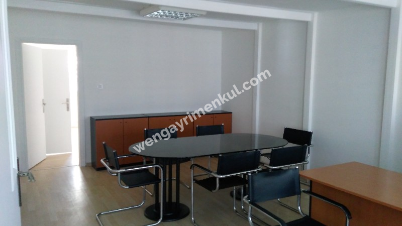 Kızıltoprak Bağdat Caddesi Üzerinde 118 m2 Satılık Eşyalı Ofis