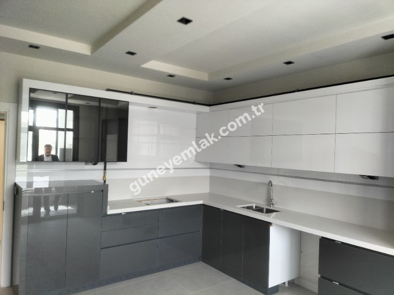 SATILIK YEŞİL ADA MAHALLESİ LÜX 4+1